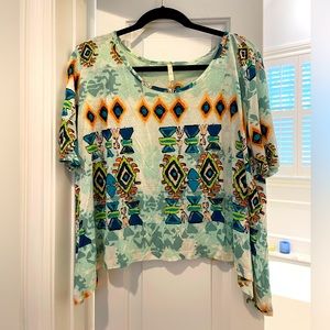 Short top with Aztec print